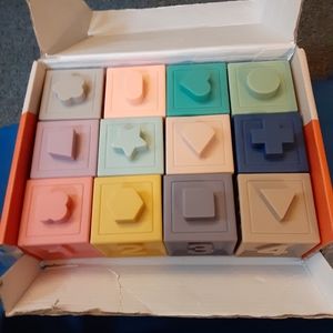 Litand Soft Stacking Blocks Age 6+Mo Colors/Numbers/Animals/Shapes 12 Blocks